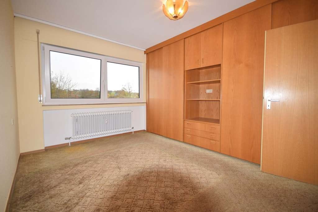 Immobilie in Remseck am Neckar - HOCH OBEN***Helle 3-Zi.-Whg. mit Balkon, Aufzug und TG-Platz - Bild 3