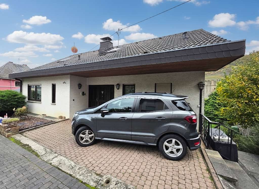 Immobilie in Trechtingshausen - Trechtingshausen - Ein-/Zweifamilienhaus mit Rheinblick und großem Garten! - Bild 2