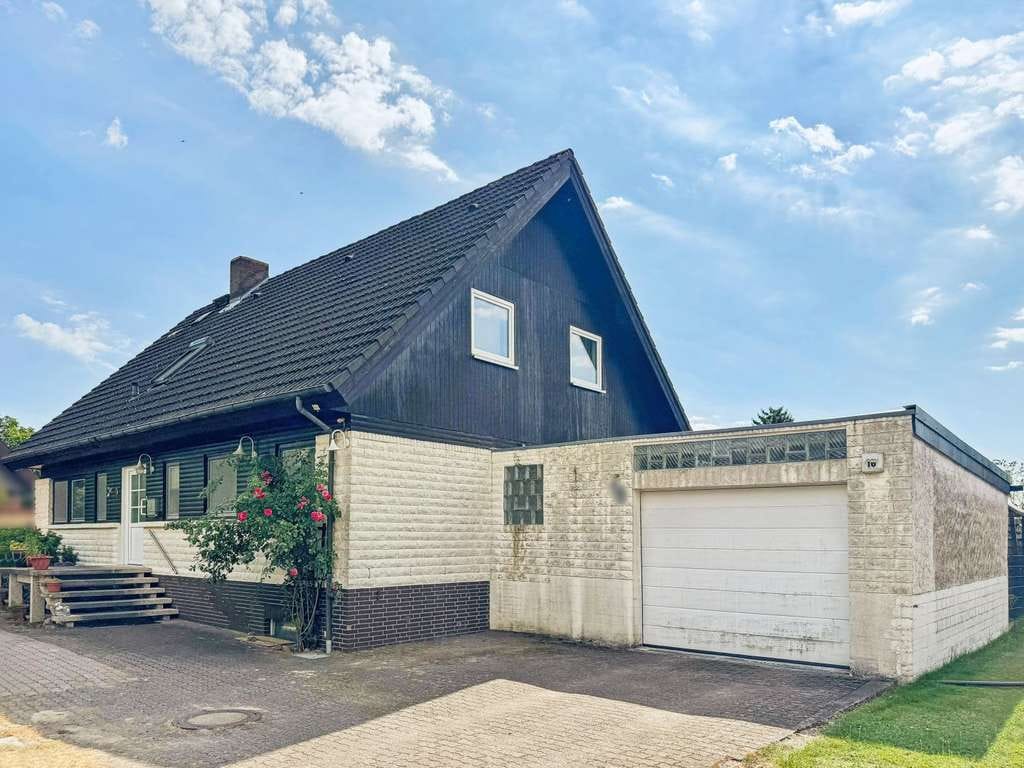 Immobilie in Ehra-Lessien - Großzügiges Ein- bis Zweifamilienhaus mit idyllischem Garten und modernem Komfort in Ehra-Lessien - Bild 0
