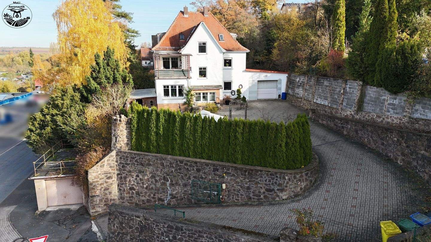 Immobilie in Frankenberg - Großzügiges Wohnhaus mit drei Wohneinheiten und abwechslungsreichem Grundstück in zentraler Lage - Bild 1