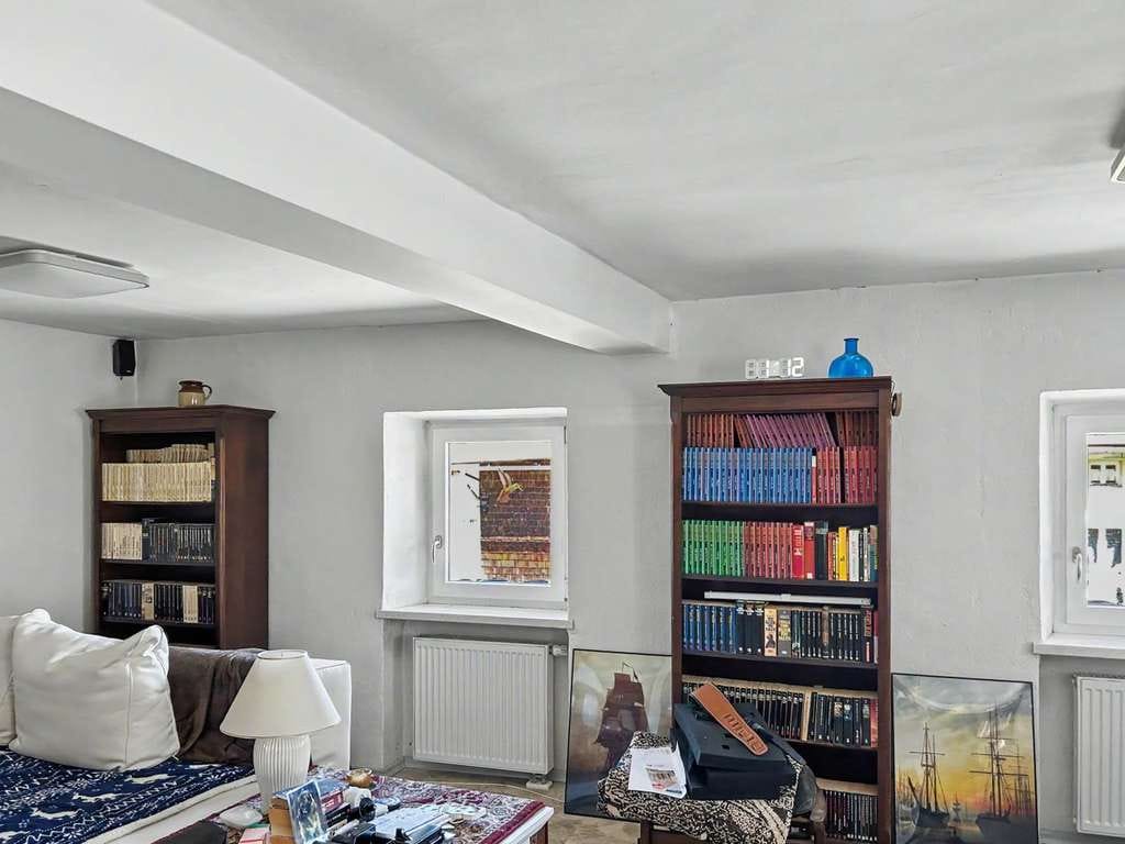 Immobilie in Bayerisch Eisenstein - Bayerisch Eisenstein: Historisches Haus mit vier Wohnungen und viel Potenzial, teils vermietet - Bild 3