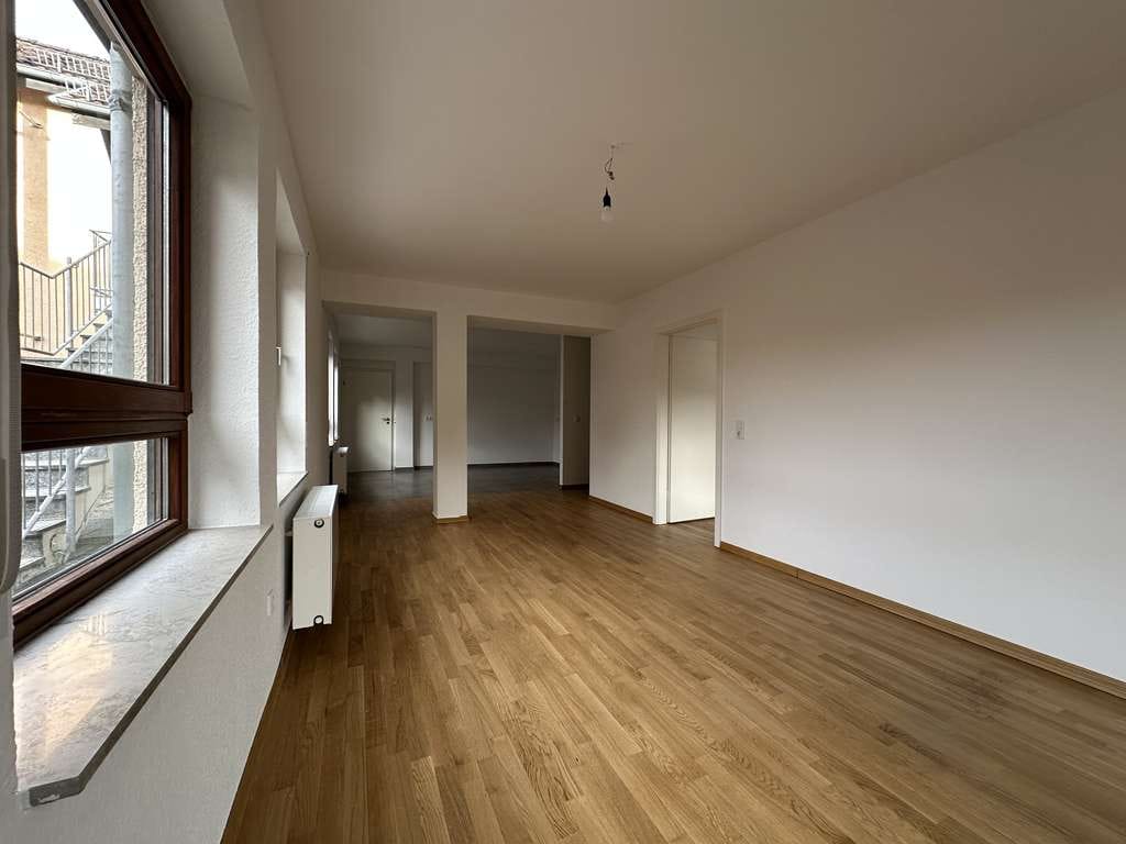 Immobilie in Lautertal - Modernisiertes Wohnen mit Terrasse und zwei Stellplätzen - Bild 1