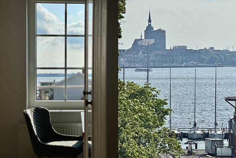 Immobilie in Altefähr - Insel Rügen - Kapitalanlage 4,29% Rendite - Exkl. ETW mit atemberaubendem Seeblick - Bild 0
