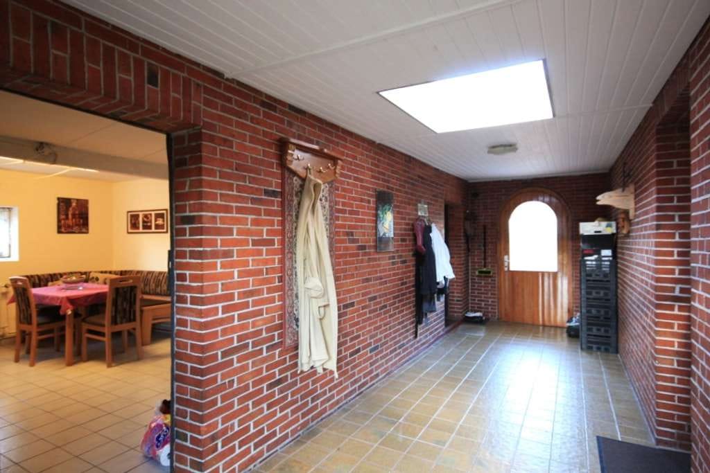 Immobilie in Weener - * Großes Grundstück * 4 Zimmer * Heizung von 2018 * Nebengebäude ca. 150 m² * Gäste WC * - Bild 4