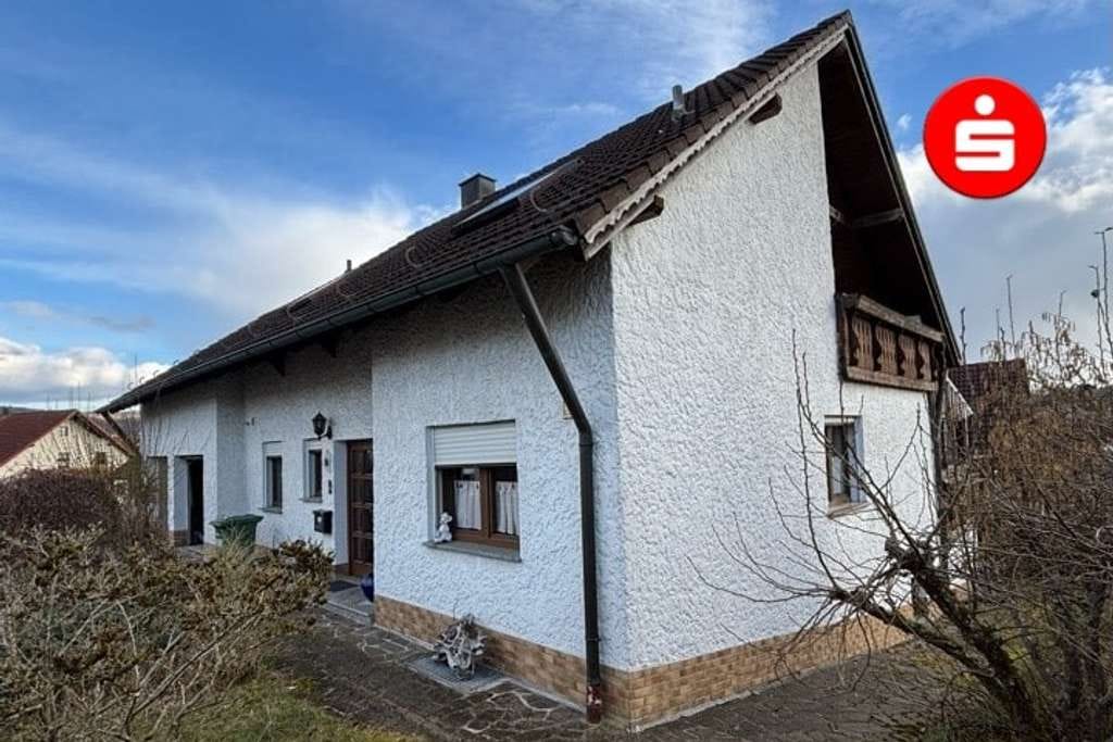 Immobilie in Neuhaus a.d.Pegnitz - Wohnhaus mit Garten und großzügigem Kellerbereich in Neuhaus a. d. Pegnitz - Bild 0