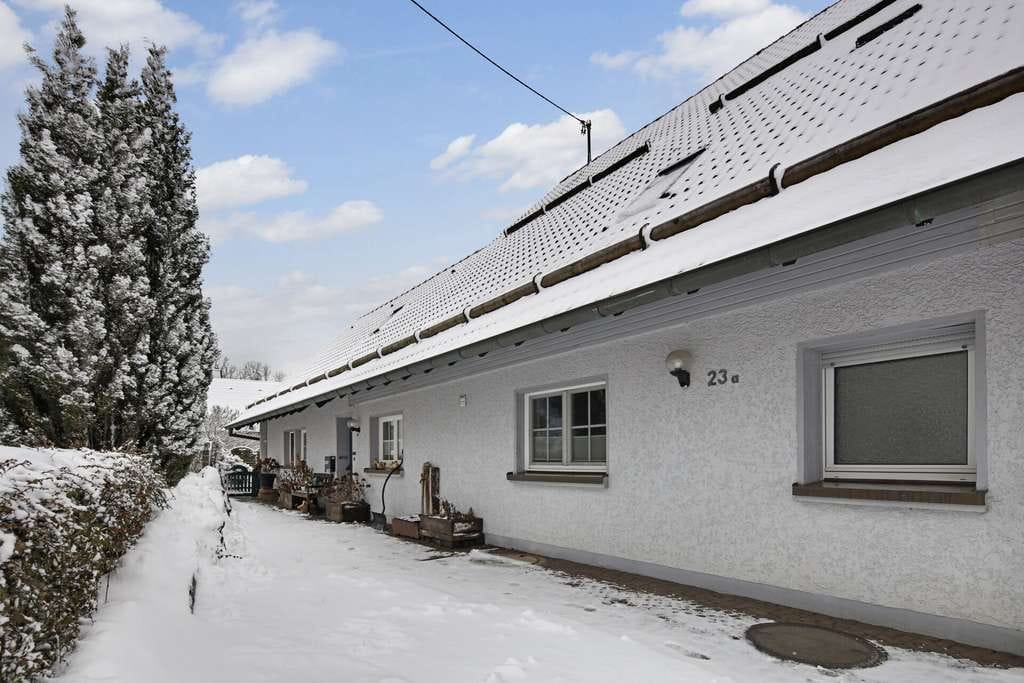 Immobilie in Marienheide - Wohnkomfort mit Charme! 
– DHH mit Wintergarten und Sauna - Bild 1