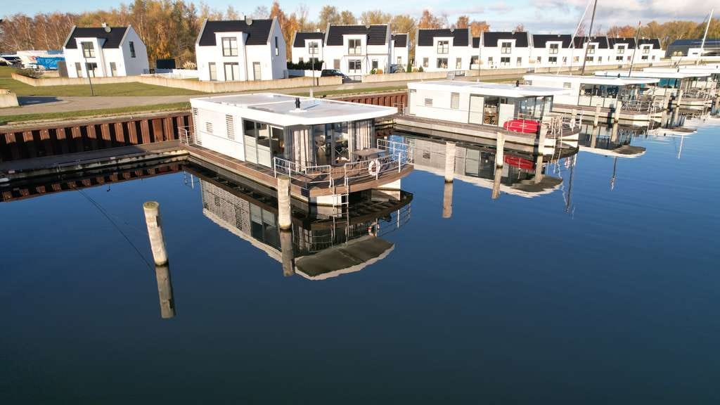 Immobilie in Peenemünde - Hausboot Floating 44-Yachthafen Peenemünde, Usedon - Bild 1