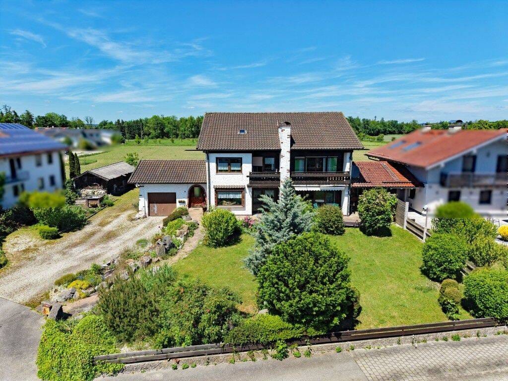 Immobilie in Teising - Haus mit viel Wohnraum und LKW-Garage - Bild 0