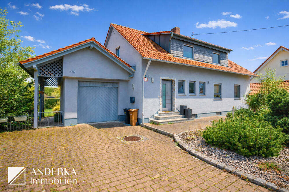 Immobilie in Kötz - Raumwunder mit Garten: Großzügiges Familienhaus in begehrter Lage von Kötz! - Bild 1