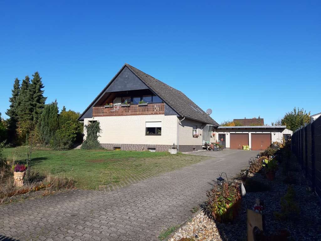 Immobilie in Wesendorf - Ganz schön viel Haus für einen angemessenen Preis! 2-Familienhaus auf 2.400 m² Grdst. - Bild 1