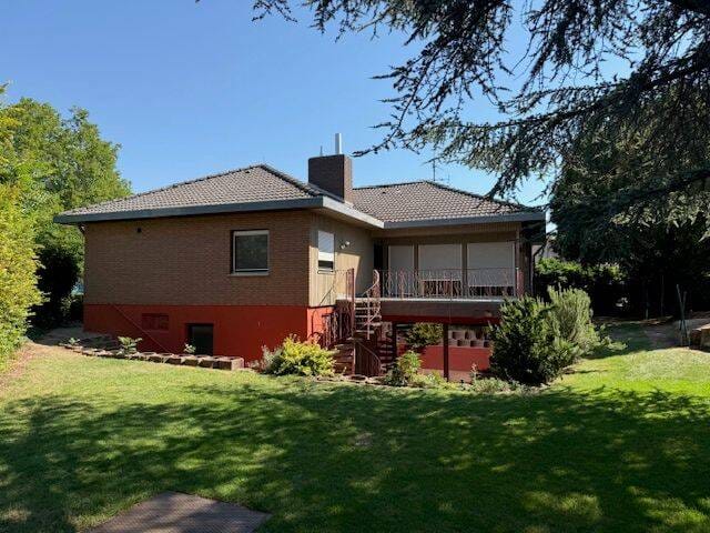 Immobilie in Hochdorf-Assenheim - Wohnen im Herzen der Pfalz! Winkelbungalow mit vielen Möglichkeiten - Bild 0