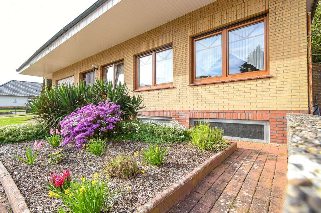 Immobilie in Rhauderfehn - *** Einfamilienhaus im Ortskern **** - Bild 2