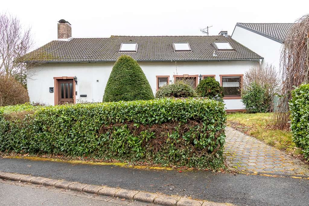 Immobilie in Gusterath - Charmantes Einfamilienhaus mit Einliegerwohnung und großem Potenzial in idyllischer Wohnlage - Bild 3