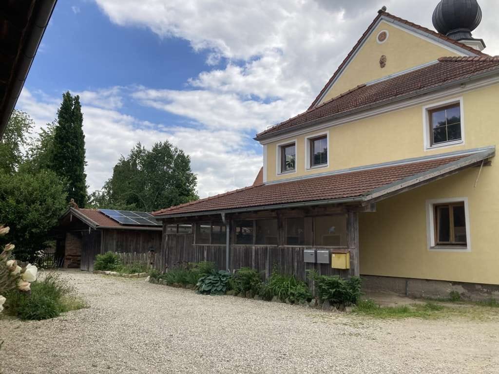 Immobilie in Schönau - Kapitalanlage 4,5 % Nettorendite, Ruhig, Natur, 3 Einheiten, Im Alten Stil  renoviert - Bild 2