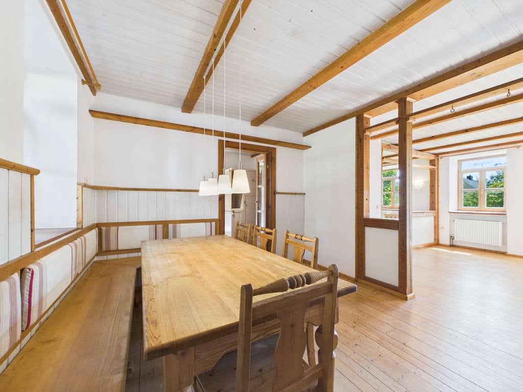 Immobilie in Zolling - Ein Zuhause mit Vergangenheit – liebevoll modernisierte Doppelhaushälfte mit besonderem Flair - Bild 2