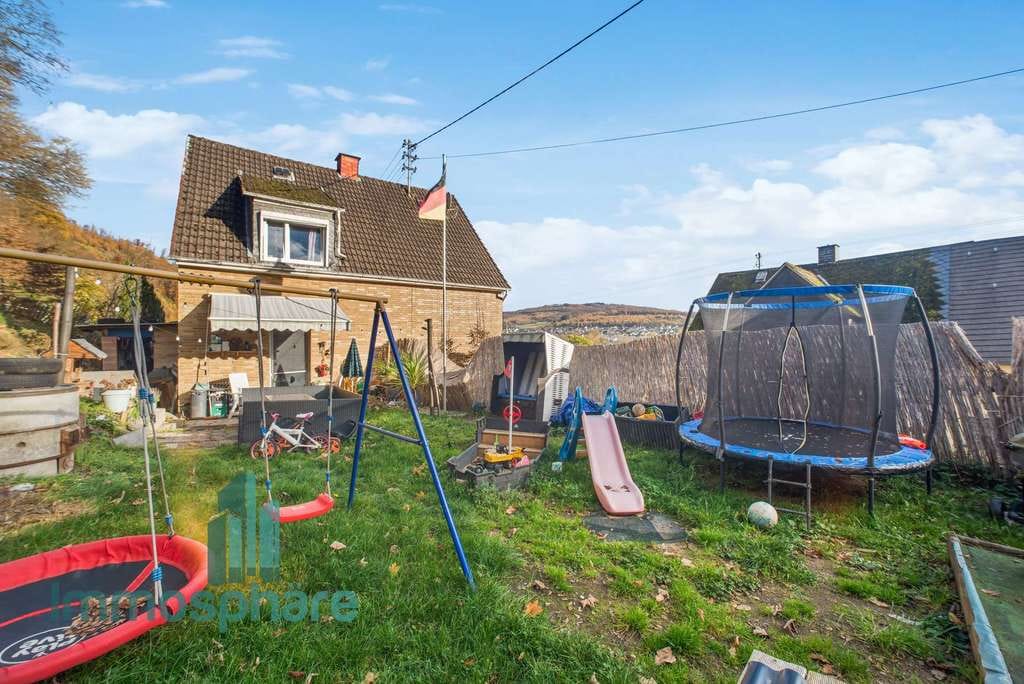 Immobilie in Herdorf - Willkommen Zuhause in Herdorf – ein charmantes Einfamilienhaus mit viel Platz für Familie und Leben - Bild 1