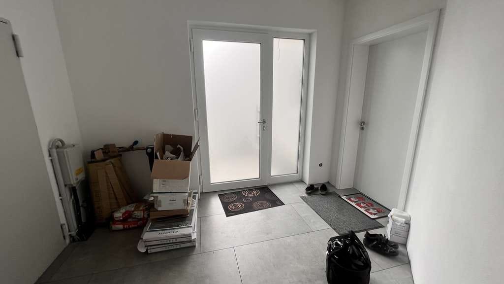 Immobilie in Bannberscheid - Zweitbezug nach Neubau: Gut geschnittene 2,5 Zimmer Wohnung mit großer Dachterrasse im Loft-Stil! - Bild 2