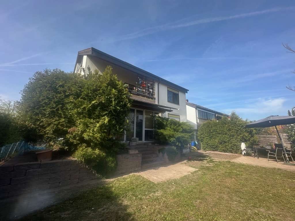 Immobilie in Altrip - *Freistehendes 3-Familienhaus in beliebter Lage*Selbstwohnen im EG mit Garten - OG + DG vermieten* - Bild 0