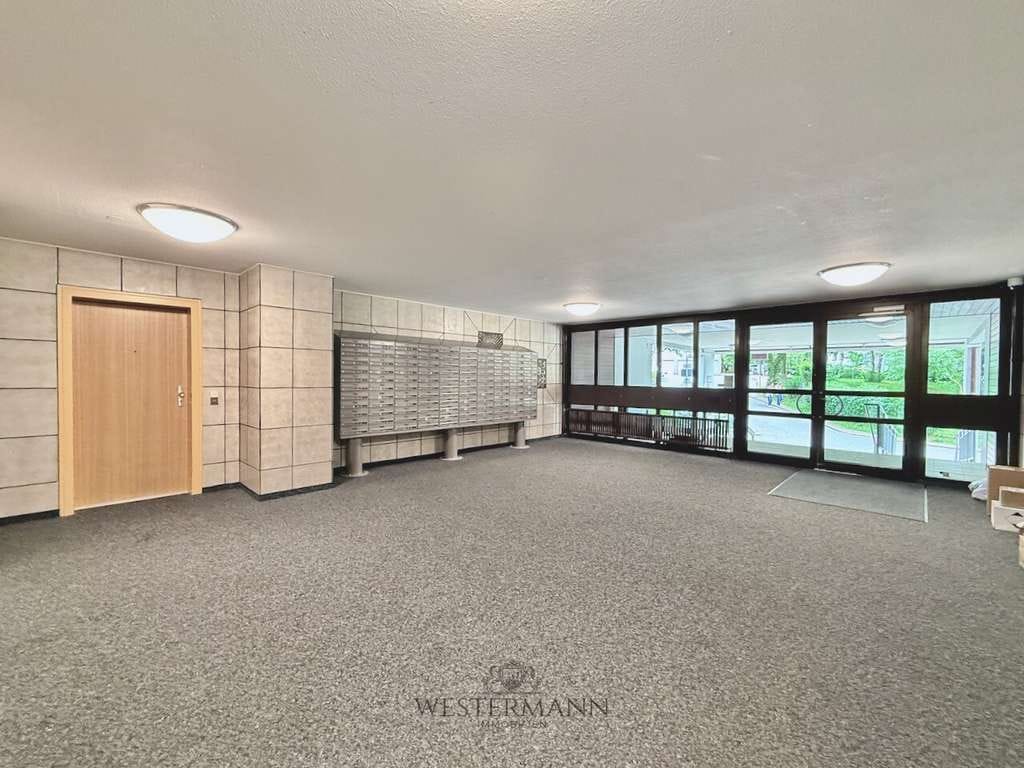 Immobilie in Sindelfingen - Helles 2-Zimmer-Apartment im 21.OG mit Panoramablick ! - Bild 1