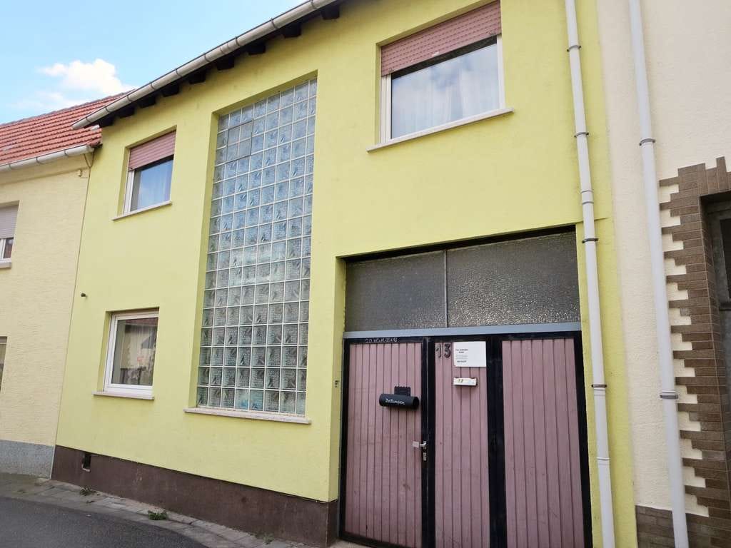 Immobilie in Bockenheim an der Weinstraße - EFH mit Nebengebäude und Garten - Bild 0