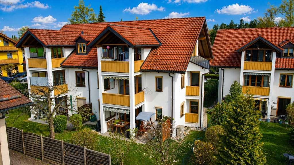 Immobilie in Penzberg - Großzügige 3-Zimmer-Wohnung mit lichtdurchflutetem Wohnbereich und zwei Balkonen! - Bild 0