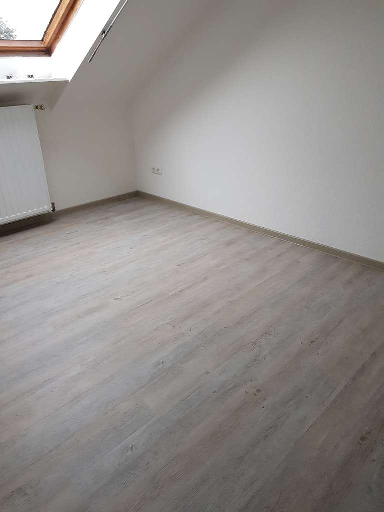 Immobilie in Enkenbach-Alsenborn - Dachgeschoss-Glück: 2 ZKB, renoviert in Enkenbach-Alsenborn - Bild 4