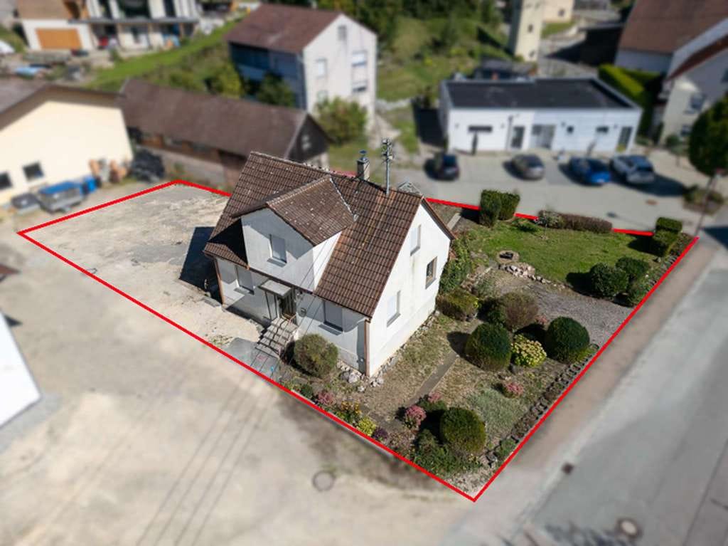 Immobilie in Ertingen - Einfamilienhaus mit Garten und Potenzial im Herzen Oberschwabens - Bild 2