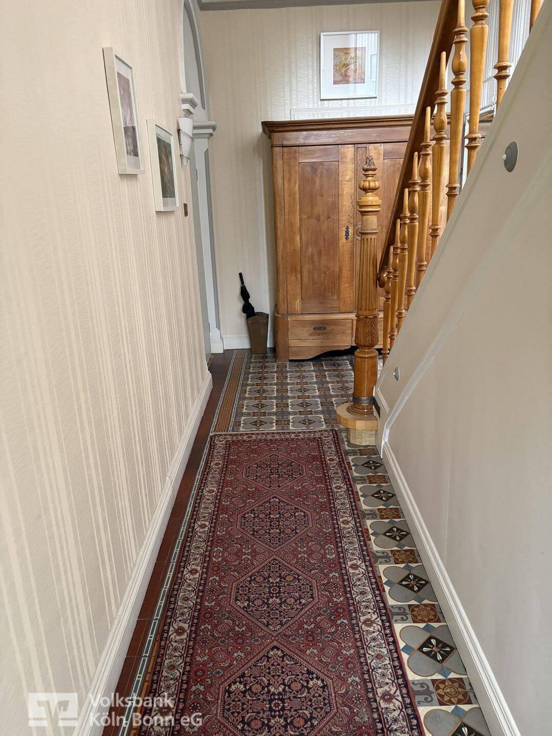 Immobilie in Bad Honnef - Bad Honnef-Zentral- Historisches Mehrfamilienhaus mit großem Grundstück als Kapitalanlage! - Bild 2