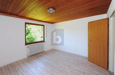 Immobilie in Bad Karlshafen - VERMIETETE EINHEIT + GARTEN & VIEL PLATZ - Bild 2