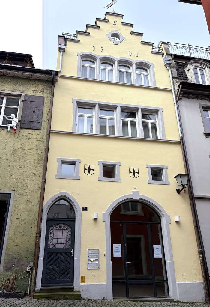 Immobilie in Lindau (Bodensee) - DENKMALGESCHÜTZTES WOHN- & GESCHÄFTSHAUS AUF DER LINDAUER INSEL - Bild 0