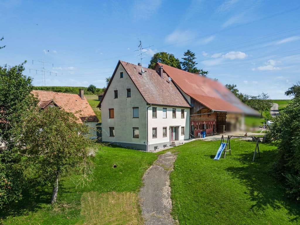 Immobilie in Maselheim - Mit großem Potential! Idyllisches Einfamilienhaus mit Ökonomiegebäude und großzügigem Grundstück - Bild 0