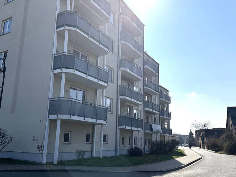 Immobilie in Gräfenhainichen - Vermietete Eigentumswohnung mit Stellplatz - stabile Kapitalanlage in Gräfenhainichen - Bild 0