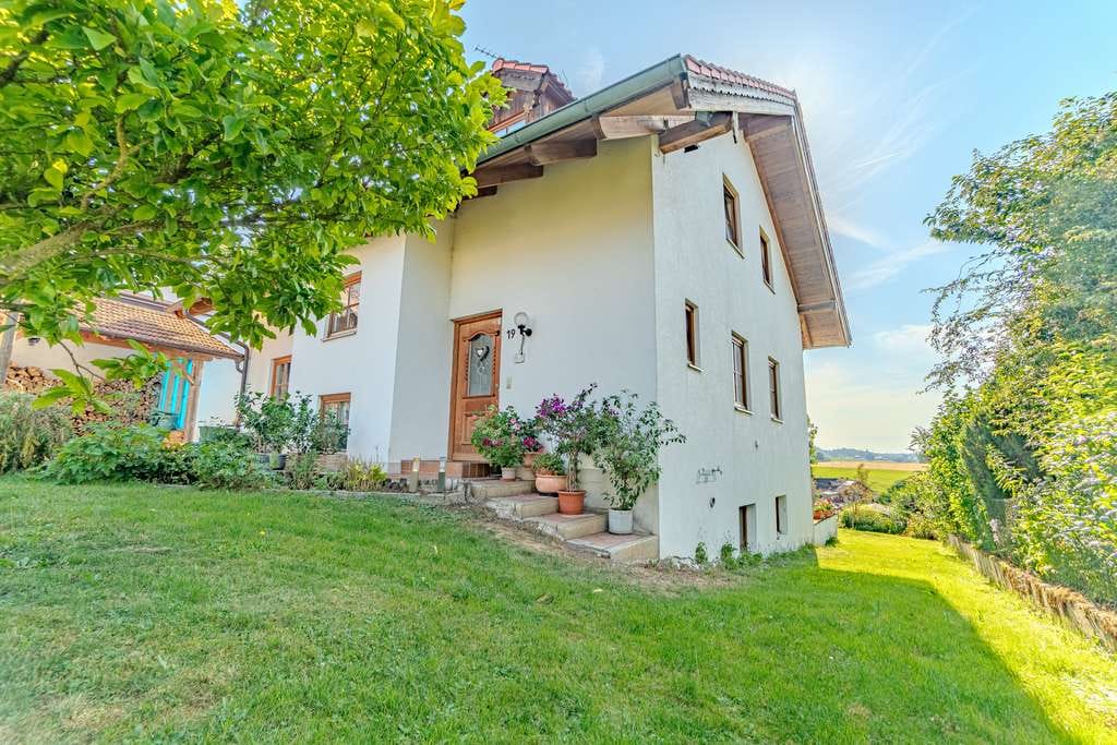 Immobilie in Ebersberg - Großzügiges Einfamilienhaus mit Weitblick & vielfältigen Nutzungsmöglichkeiten - Bild 2