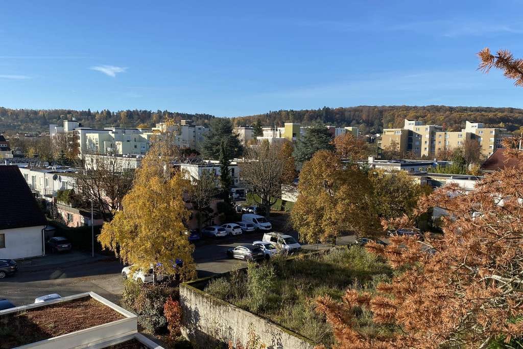 Immobilie in Leinfelden-Echterdingen - Seniorengerecht 3,5 Zimmer-Wohnung mit Aussicht - Bild 0