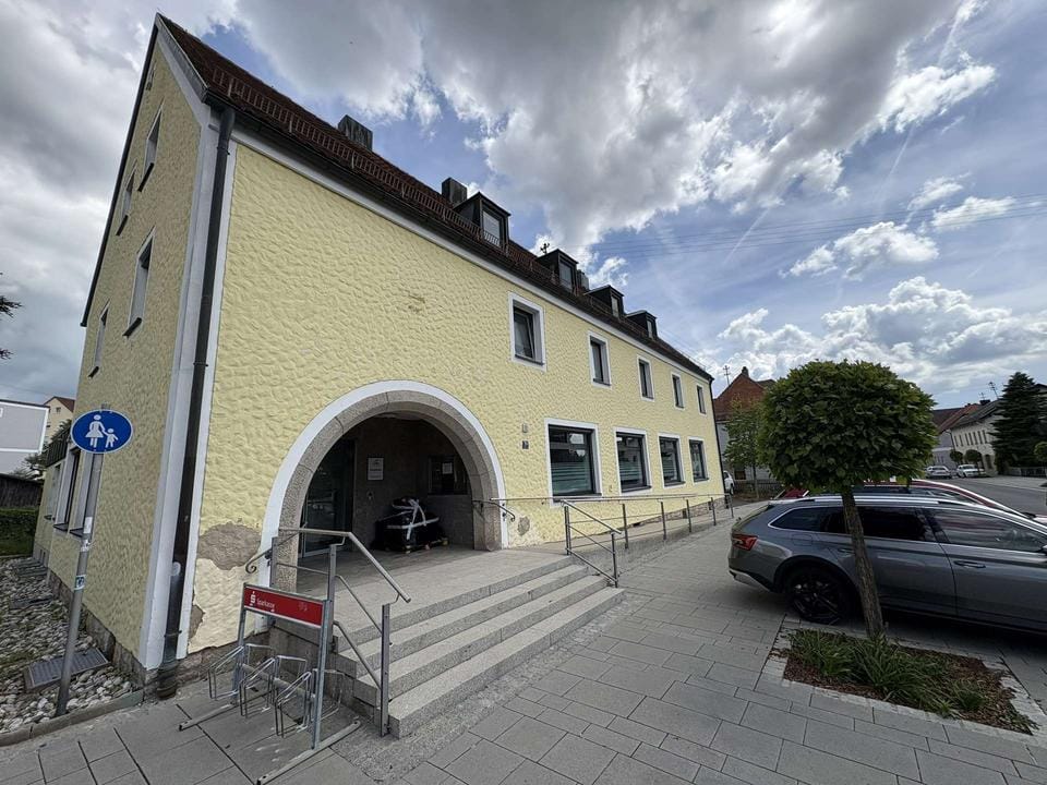Immobilie in Wiesau - Großzügiges Wohn- und Geschäftsgebäude in zentraler Lage von Wiesau zu verkaufen - Bild 0