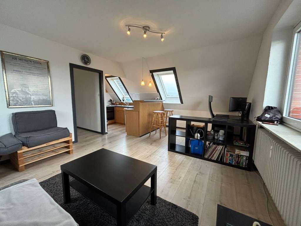 Immobilie in Tangstedt - Charmante 1,5-Zimmer-Dachgeschosswohnung mit viel Licht und Blick ins Grüne in Tangstedt - Bild 2