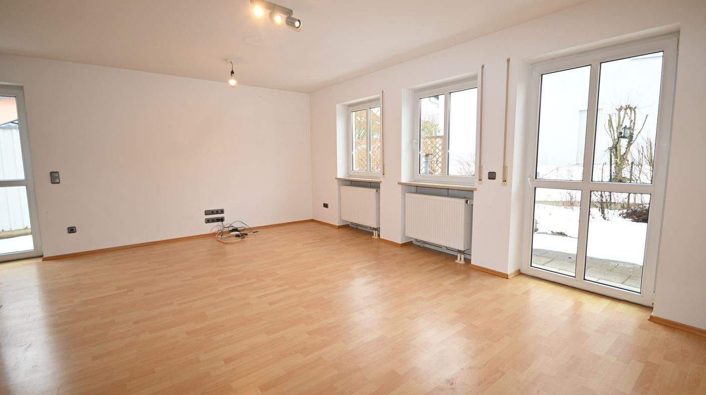 Immobilie in Parsberg - Familienfreundliche Doppelhaushälfte mit "energetischer Komplettausstattung" in Parsberg - Bild 1