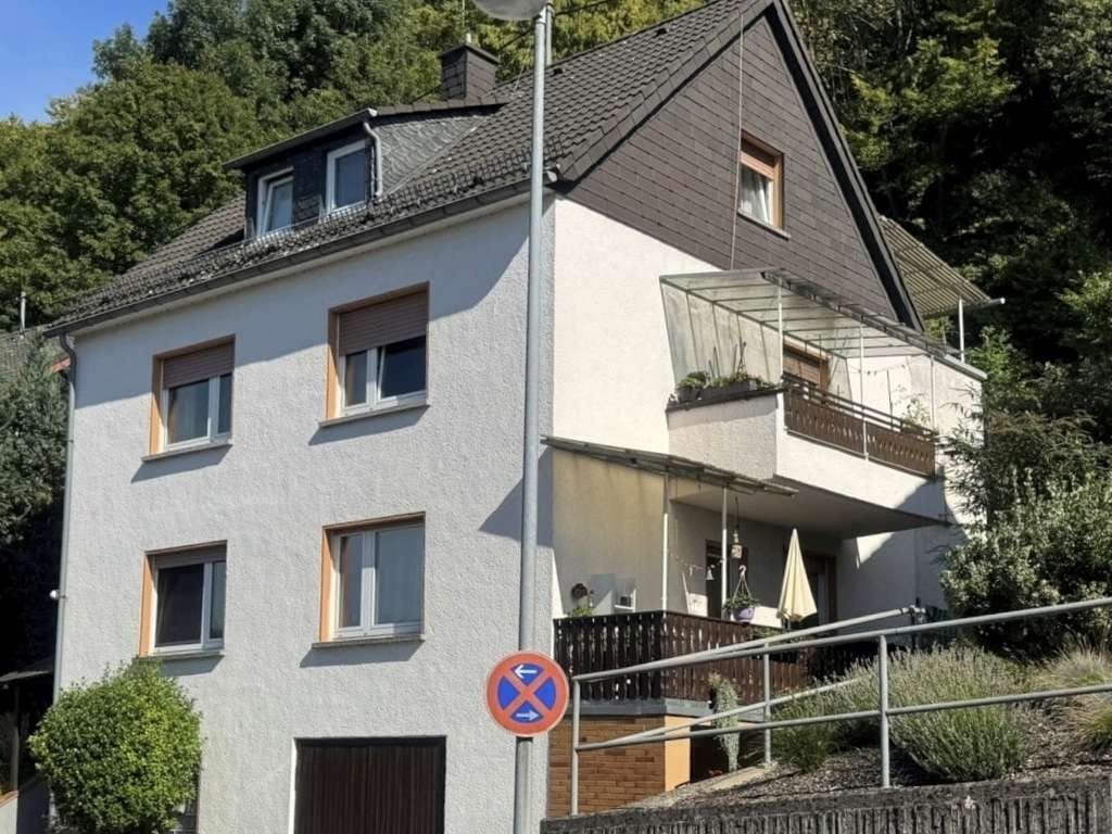 Immobilie in Linz am Rhein - Gepflegtes Dreifamilienwohnhaus mit Blick auf Linz! - Bild 1
