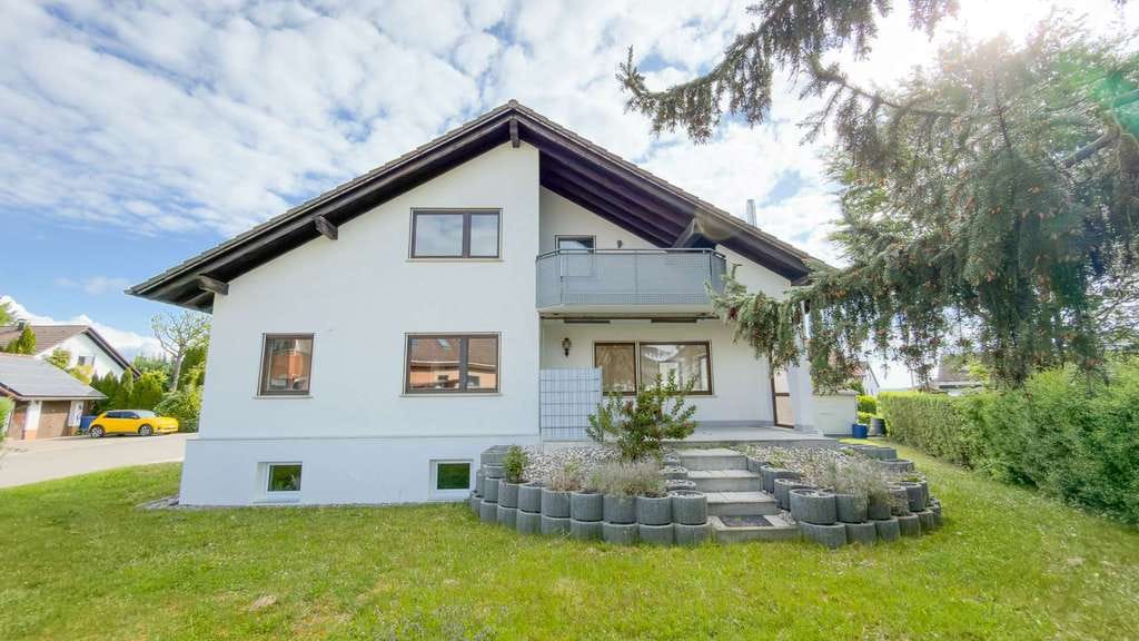 Immobilie in Mengen - Familienfreundliches Wohnhaus mit modernisiertem Innenbereich und viel Platz - Bild 2