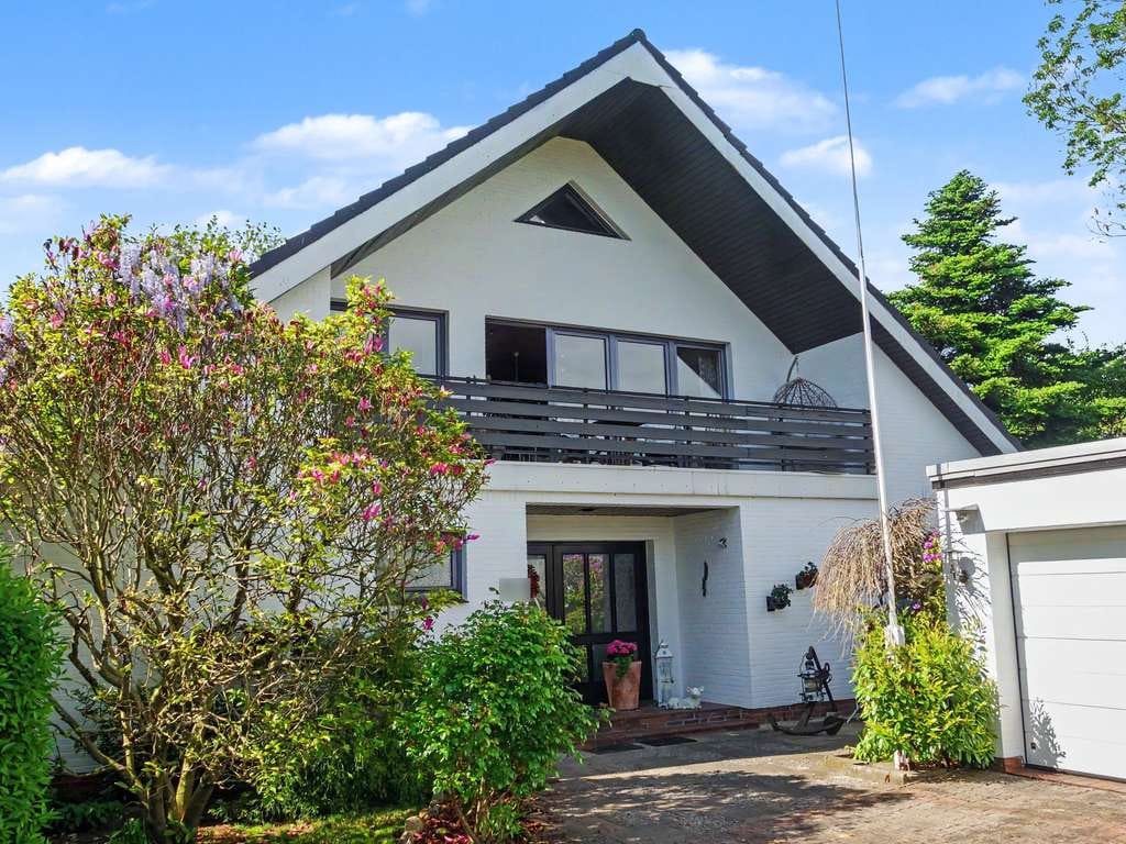 Immobilie in Brunsbüttel - Großzügiges Architektenhaus mit Garage in bevorzugter Lage Nähe Elbdeich in Brunsbüttel - Bild 0