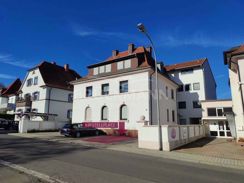 Immobilie in Grünstadt - Lagevorteil garantiert: 3-Zimmer-DG-Wohnung mit Stellplatz in bester Stadtlage von Grünstadt - Bild 1