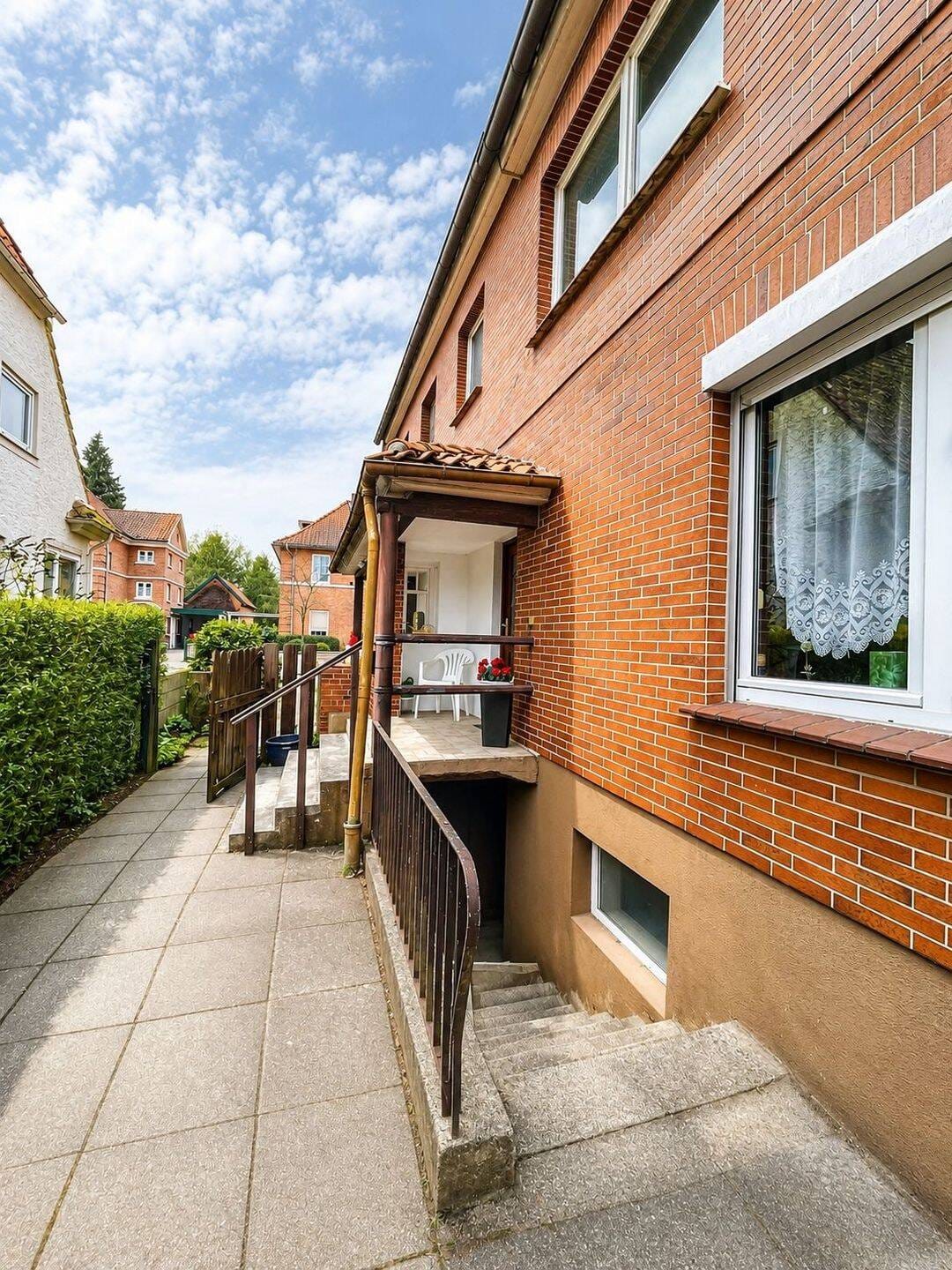 Immobilie in Bad Bevensen - Toplage Möllerstraße: 2-3 Familienhaus auf traumhaftem Grundstück mit großem Potenzial - Bild 2
