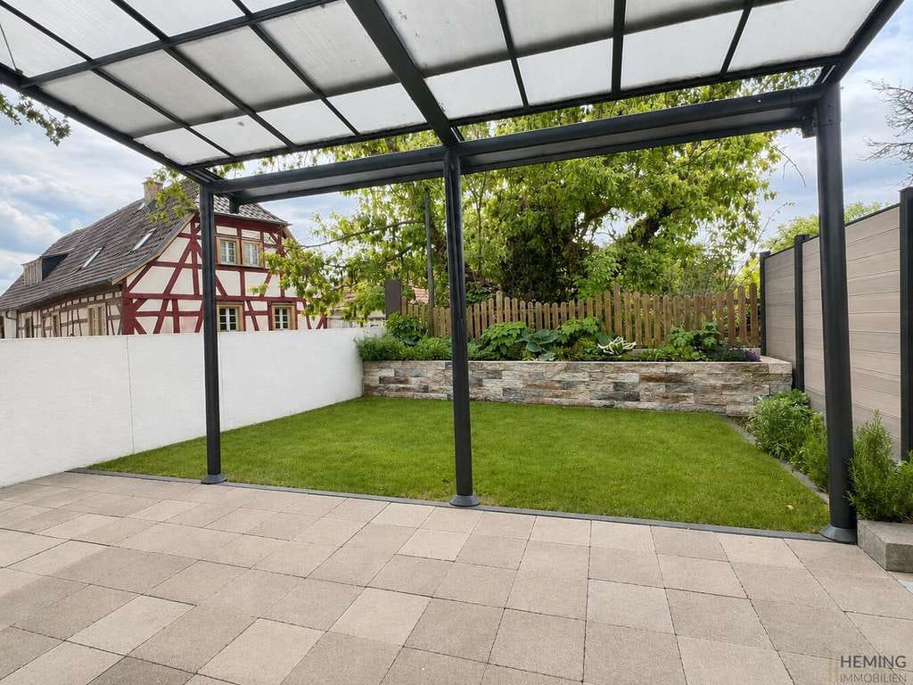 Immobilie in Mommenheim - HEMING-IMMOBILIEN -  Modernes Familienidyll im Herzen von Mommenheim mit Garten, Dachatelier und vie - Bild 2