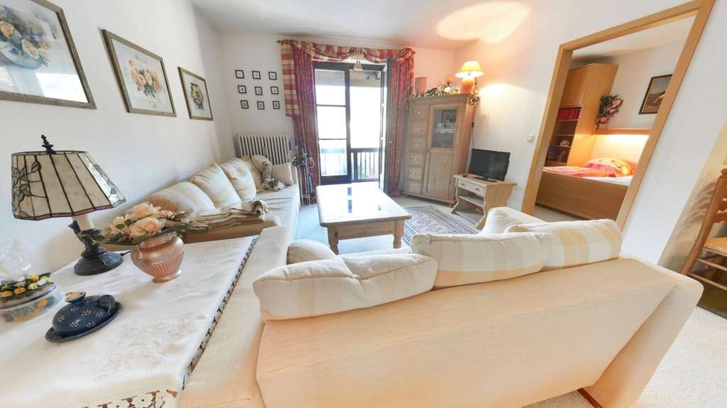 Immobilie in Kochel am See - Gemütliche 2-Zimmer-Ferienwohnung am Walchensee mit Schwimmbad & Badezugang - Bild 2