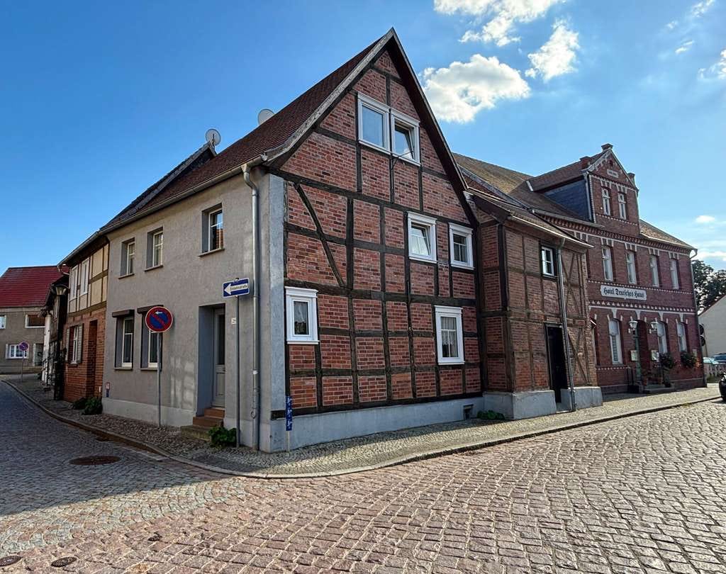 Immobilie in Werben (Elbe) - Charmantes Fachwerkhaus mit Geschichte & separatem Garten - Bild 0