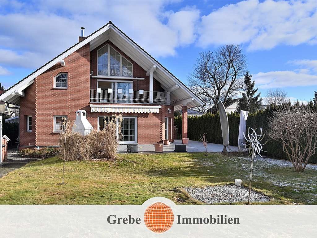 Immobilie in Fürstenwalde/Spree - Absolut hochwertiges Zweifamilienhaus mit 3 Bädern und Vollkeller! - Bild 0