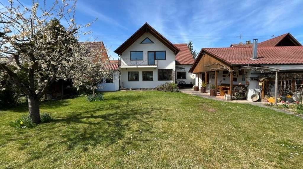 Immobilie in Sersheim - Großzügiges Zweifamilienhaus mit Baupotenzial und Traumgarten in Sersheim (ohne Markler) - Bild 4