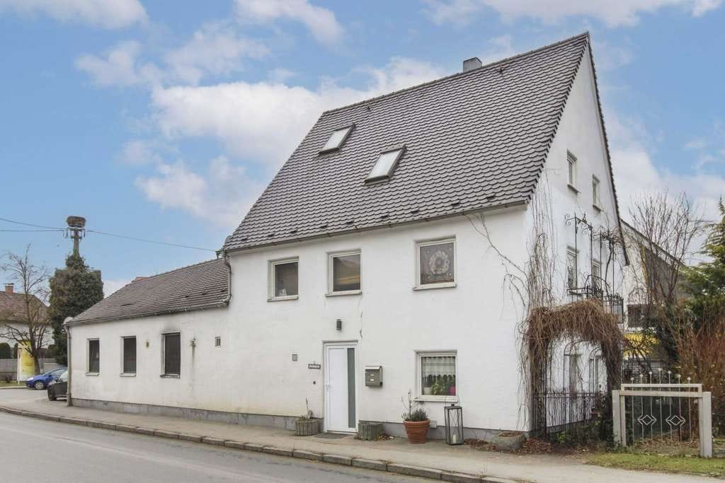 Immobilie in Hiltenfingen - Gemütliches Wohnen: EFH mit Garten , inkl. Gewerbeeinheit - Bild 0