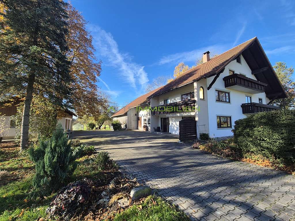 Immobilie in Argenbühl - Seltene Gelegenheit: Bauernhof in Alleinlage mit großem Grundstück im Allgäu zu verkaufen - Bild 2