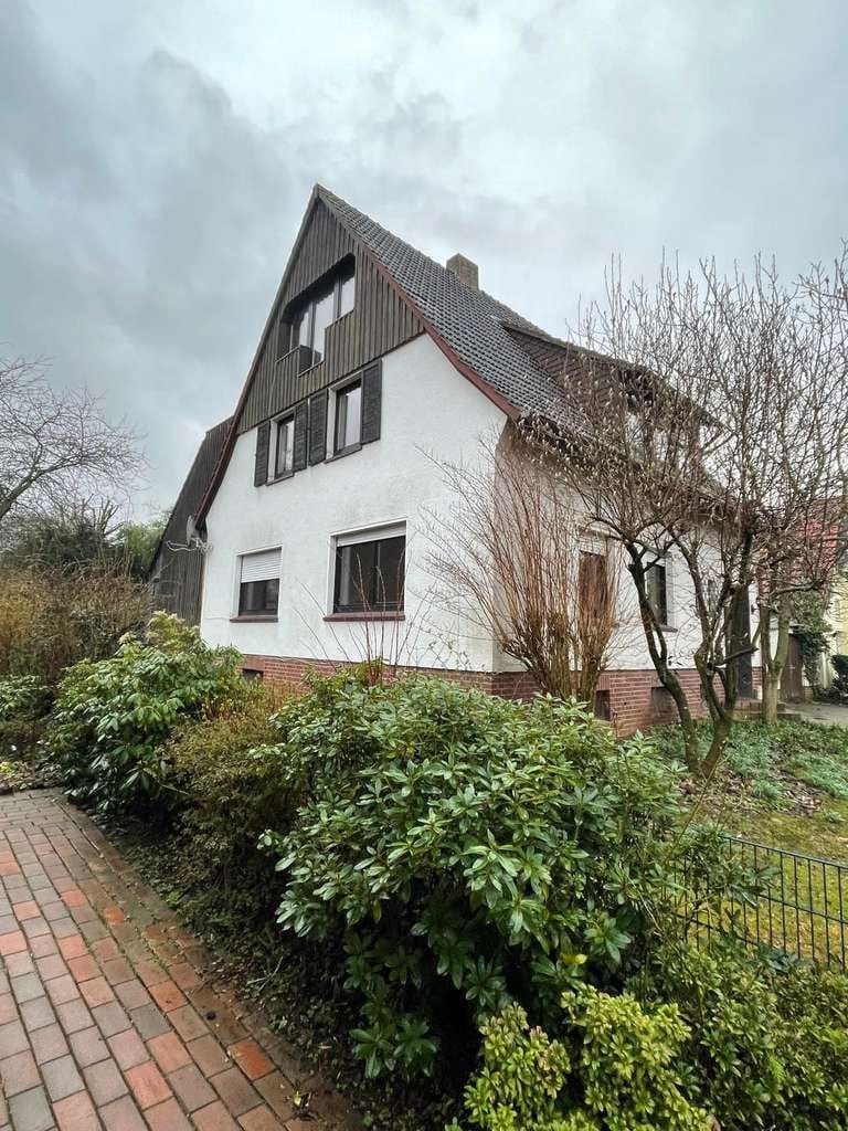 Immobilie in Hasbergen - Idyllisches Ein- Zweifamilienhaus mit großem Potenzial in zentraler Lage von Hasbergen  - Bild 2